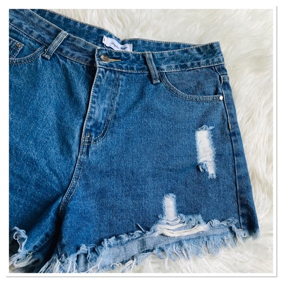 Angeles Wings Mom Shorts High Waisted Blue Denim Distressed Size Large - Picture 4 of 7